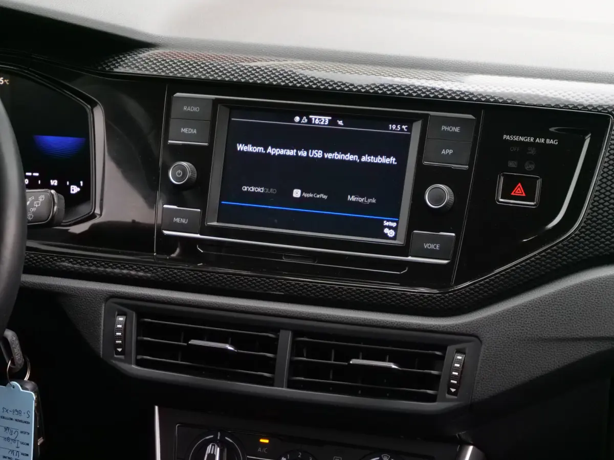 1.0 TSI Life 96 Pk Apple Carplay / Cruise control / 16 inch