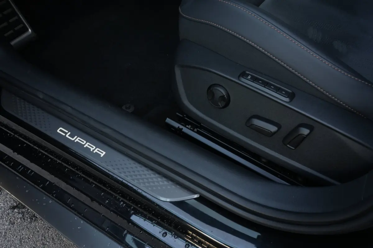 1.5 TSI e-Hybrid 204pk Business | Panoramadak | Sennheiser | Camera | Stoel & Stuurverwarming | 18"