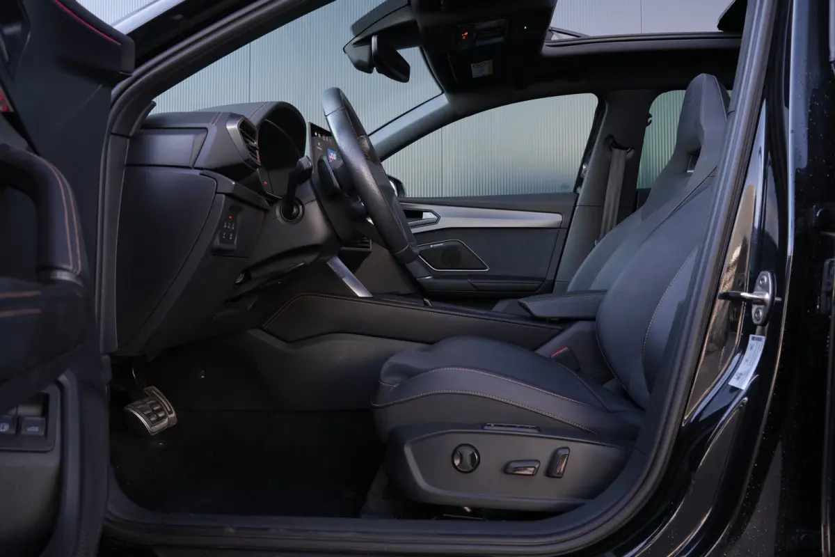 1.5 TSI e-Hybrid 204pk Business | Panoramadak | Sennheiser | Camera | Stoel & Stuurverwarming | 18"
