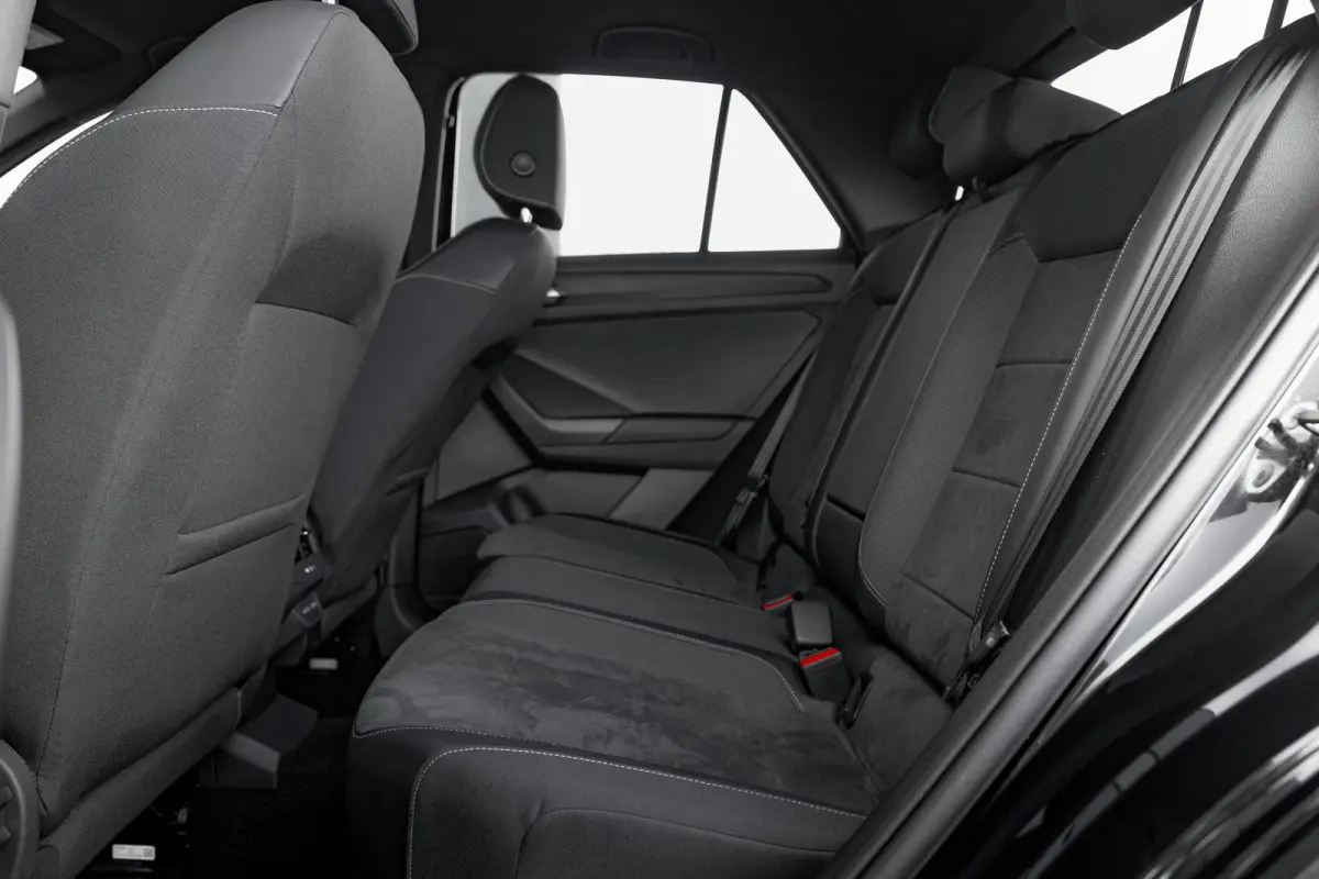 1.5 TSI 150pk 7-DSG R-Line | Trekhaak | Achteruitrijcamera | Carplay | Climate Control | Adaptive Cruise | 17"