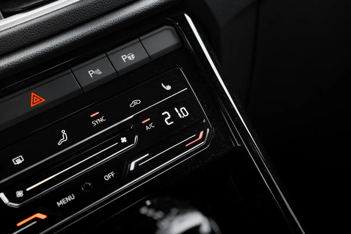 1.5 TSI 150pk 7-DSG R-Line | Trekhaak | Achteruitrijcamera | Carplay | Climate Control | Adaptive Cruise | 17"