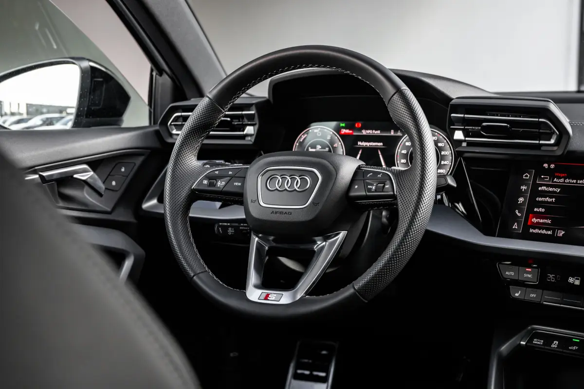 45 TFSI e S edition Competition | Carbon Spoiler | Panoramadak | Stoelverwarming | Achteruitrijcamera |