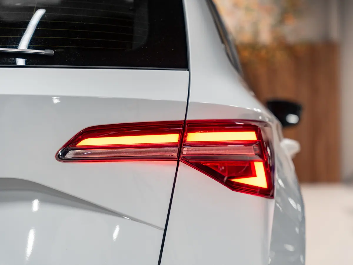 1.5 TSI DSG ACT Sportline, Facelift, Pano, ACC, Apple Carplay, Cam, PDC, Ambiënte Light, Clima, Voll Onderhouden