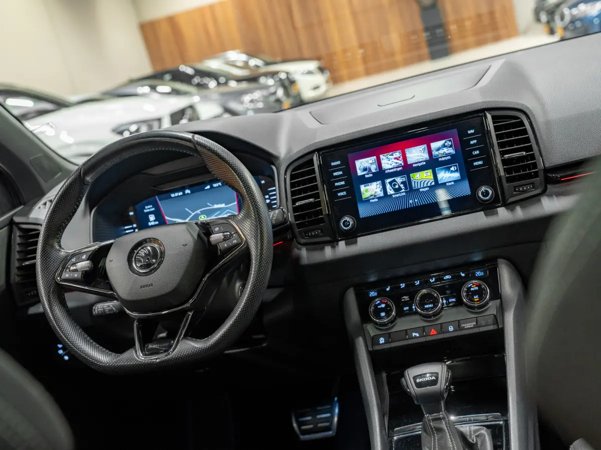 1.5 TSI DSG ACT Sportline, Facelift, Pano, ACC, Apple Carplay, Cam, PDC, Ambiënte Light, Clima, Voll Onderhouden
