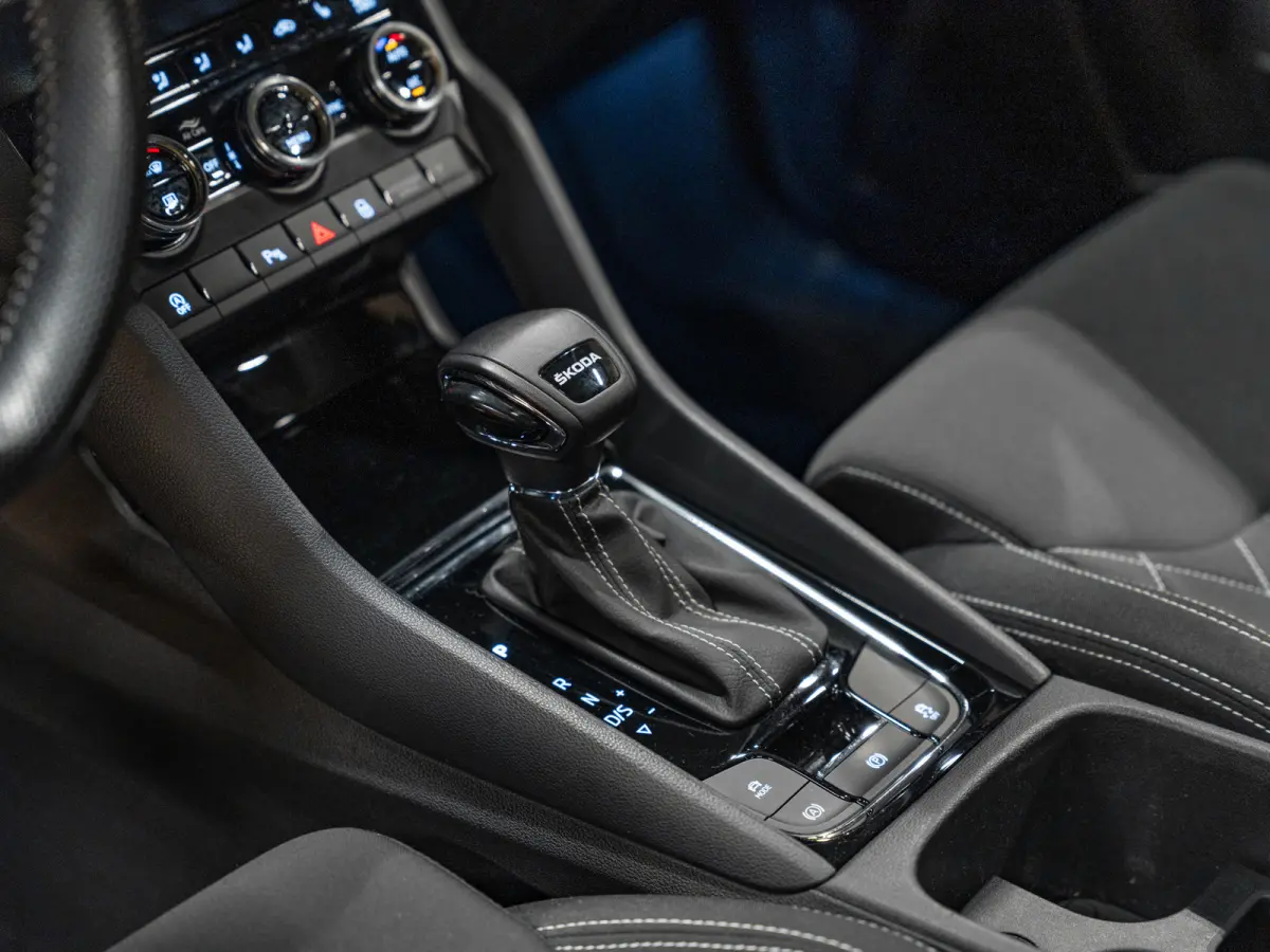 1.5 TSI DSG ACT Sportline, Facelift, Pano, ACC, Apple Carplay, Cam, PDC, Ambiënte Light, Clima, Voll Onderhouden