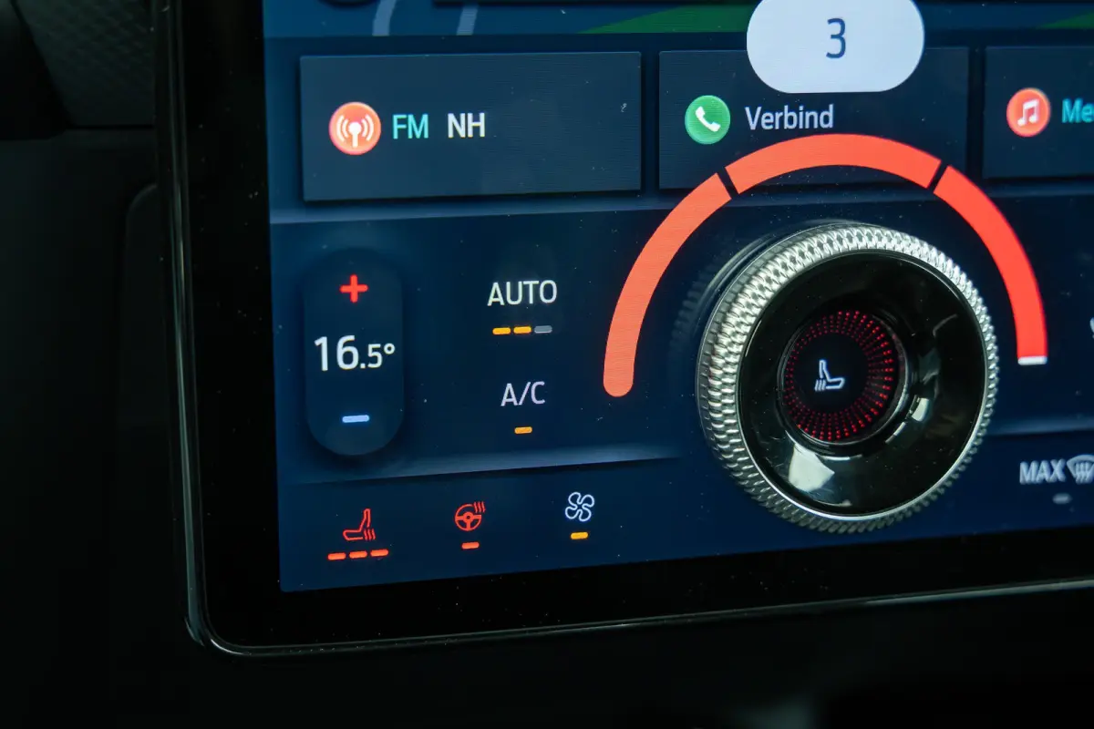 RWD 75 kWh | Camera | Adapt. Cruise | Standkachel | Stoel en Stuurverwarming | Apple/Android Carplay | Automatisch inparkeren | Lederen bekleding | Full LED