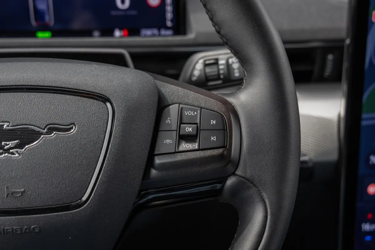 RWD 75 kWh | Camera | Adapt. Cruise | Standkachel | Stoel en Stuurverwarming | Apple/Android Carplay | Automatisch inparkeren | Lederen bekleding | Full LED