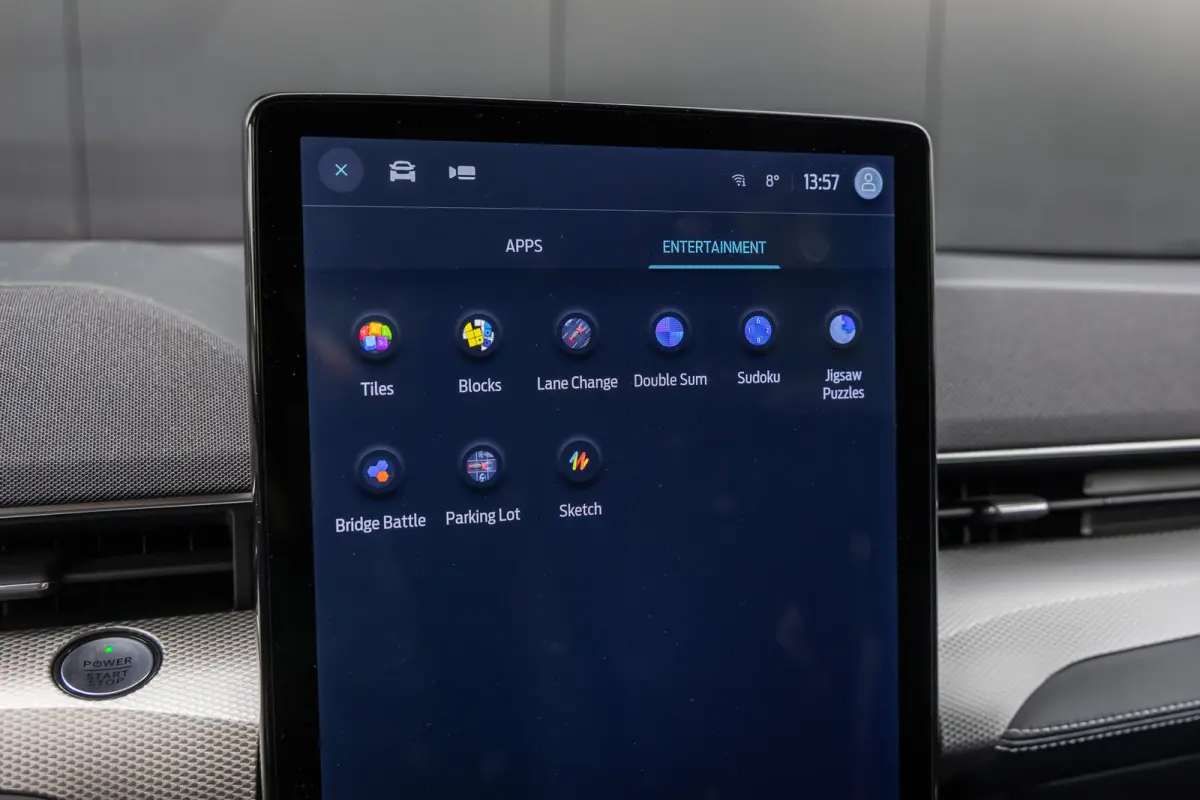 RWD 75 kWh | Camera | Adapt. Cruise | Standkachel | Stoel en Stuurverwarming | Apple/Android Carplay | Automatisch inparkeren | Lederen bekleding | Full LED