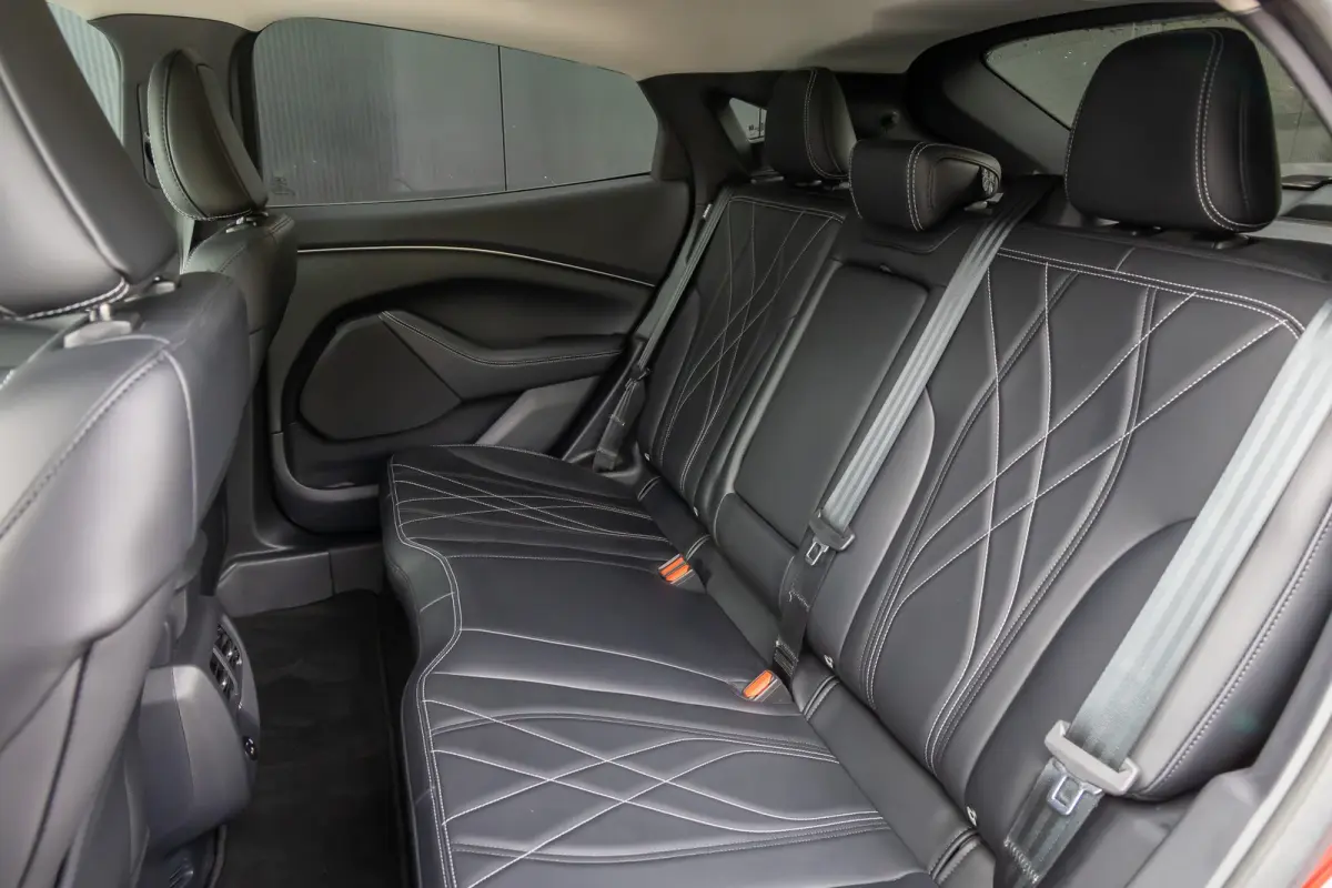RWD 75 kWh | Camera | Adapt. Cruise | Standkachel | Stoel en Stuurverwarming | Apple/Android Carplay | Automatisch inparkeren | Lederen bekleding | Full LED