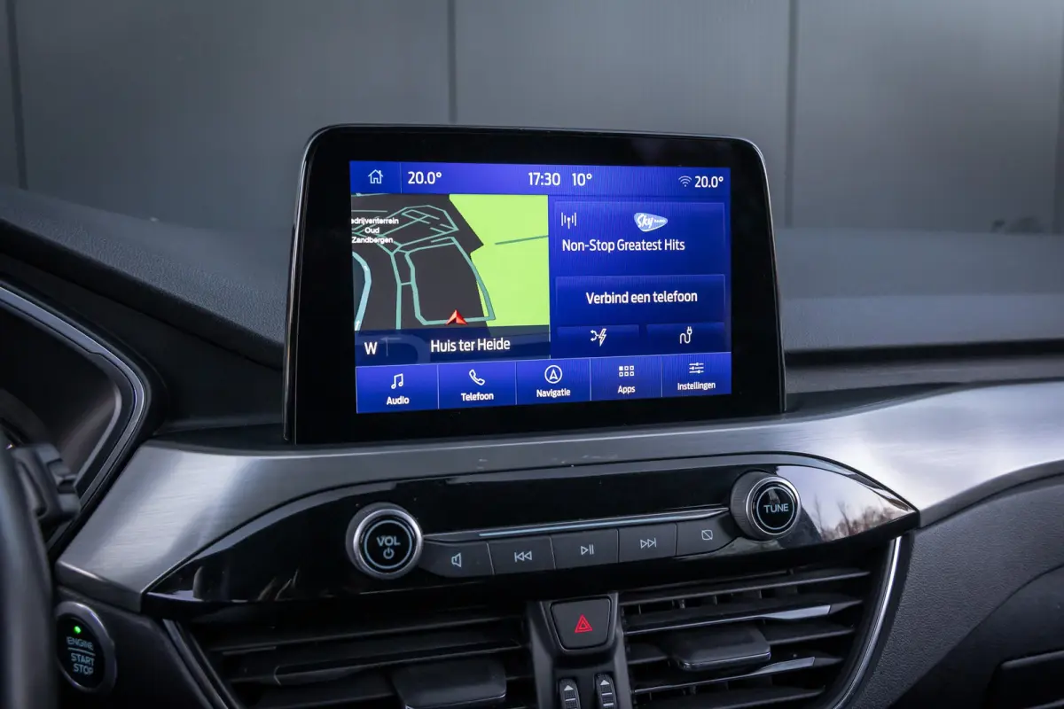 2.5 PHEV Titanium | 100% dealer o.h. | Winter-pack | DAB | Keyless-entry | Privacy-glass | 18''