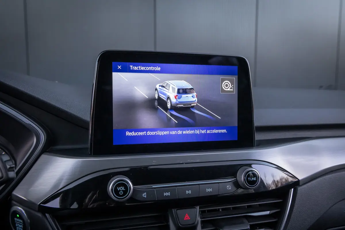 2.5 PHEV Titanium | 100% dealer o.h. | Winter-pack | DAB | Keyless-entry | Privacy-glass | 18''