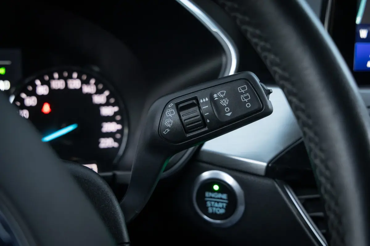 2.5 PHEV Titanium | 100% dealer o.h. | Winter-pack | DAB | Keyless-entry | Privacy-glass | 18''