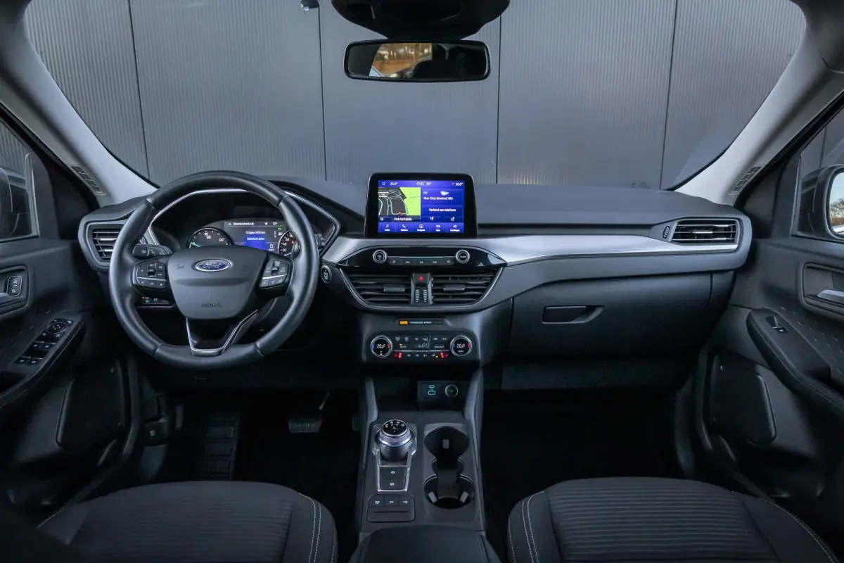 2.5 PHEV Titanium | 100% dealer o.h. | Winter-pack | DAB | Keyless-entry | Privacy-glass | 18''