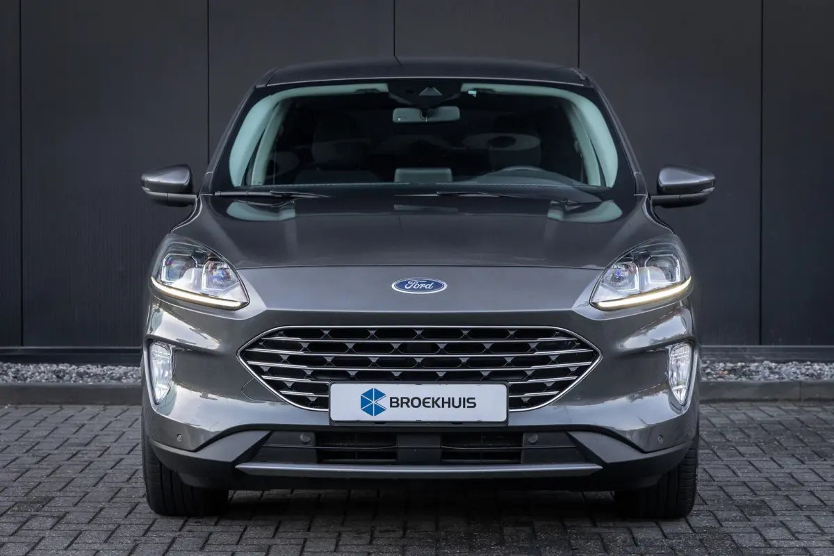 2.5 PHEV Titanium | 100% dealer o.h. | Winter-pack | DAB | Keyless-entry | Privacy-glass | 18''
