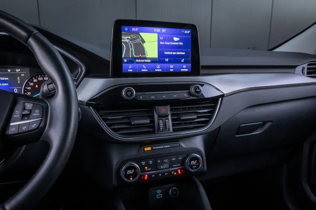 2.5 PHEV Titanium | 100% dealer o.h. | Winter-pack | DAB | Keyless-entry | Privacy-glass | 18''