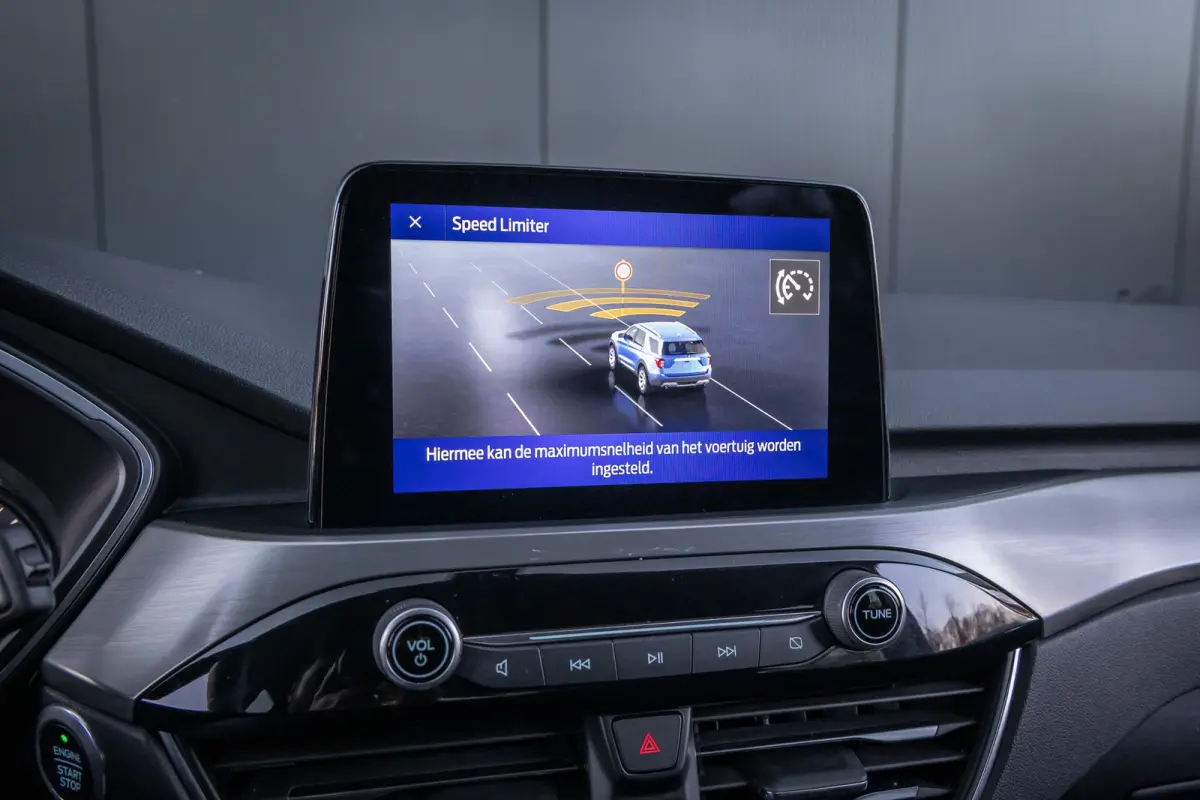 2.5 PHEV Titanium | 100% dealer o.h. | Winter-pack | DAB | Keyless-entry | Privacy-glass | 18''