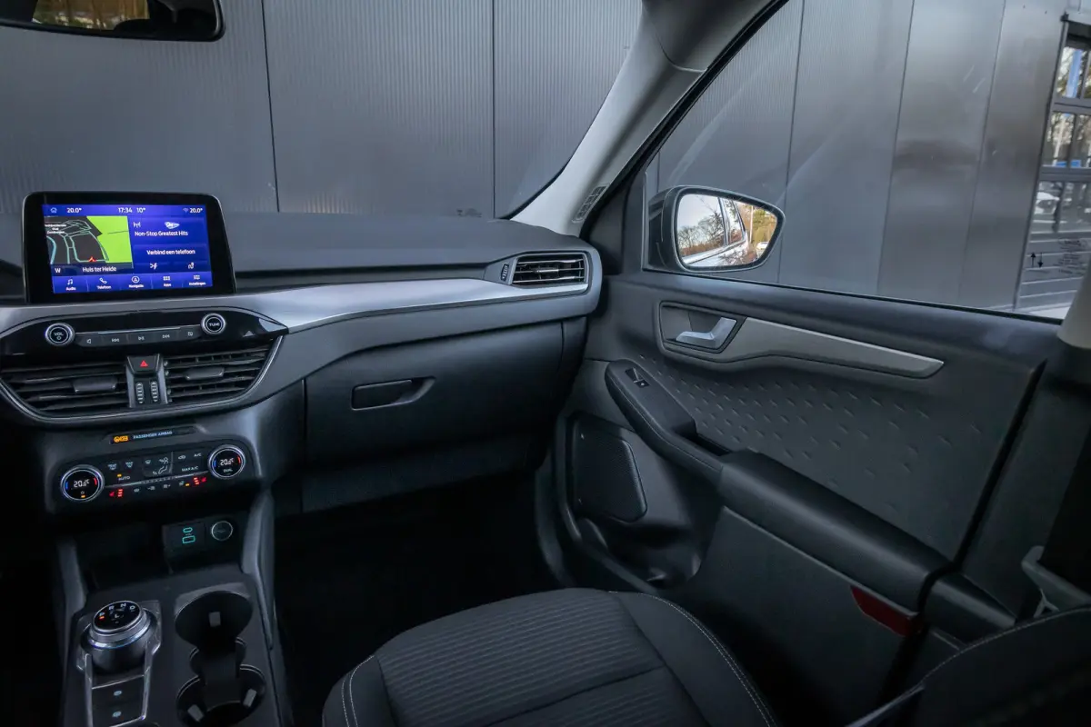 2.5 PHEV Titanium | 100% dealer o.h. | Winter-pack | DAB | Keyless-entry | Privacy-glass | 18''