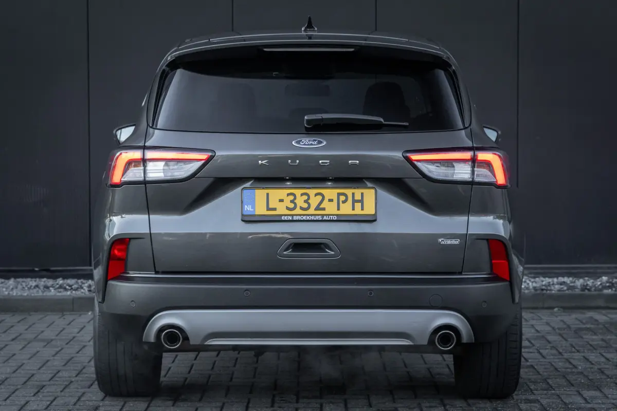 2.5 PHEV Titanium | 100% dealer o.h. | Winter-pack | DAB | Keyless-entry | Privacy-glass | 18''