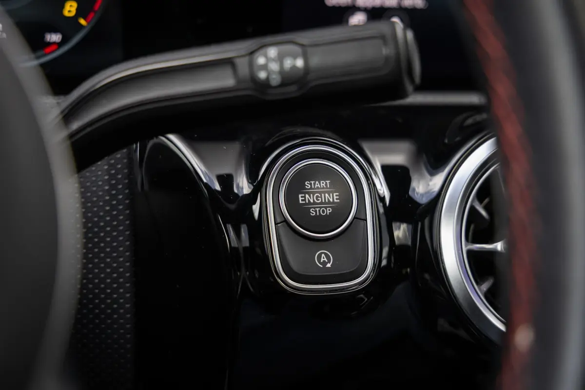 180 Business Solution AMG | Panoramadak | Stoelverwarming | Apple Carplay/Android Auto | Elektrische Achterklep | Camera