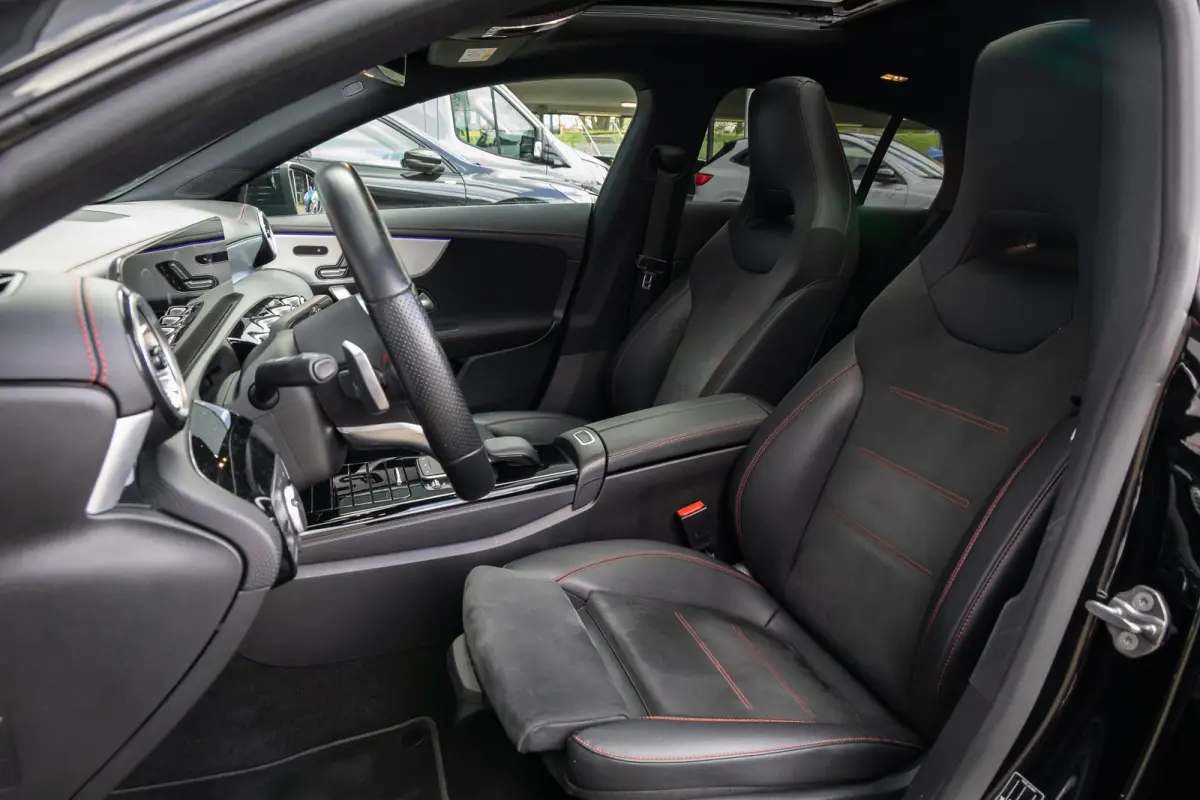 180 Business Solution AMG | Panoramadak | Stoelverwarming | Apple Carplay/Android Auto | Elektrische Achterklep | Camera