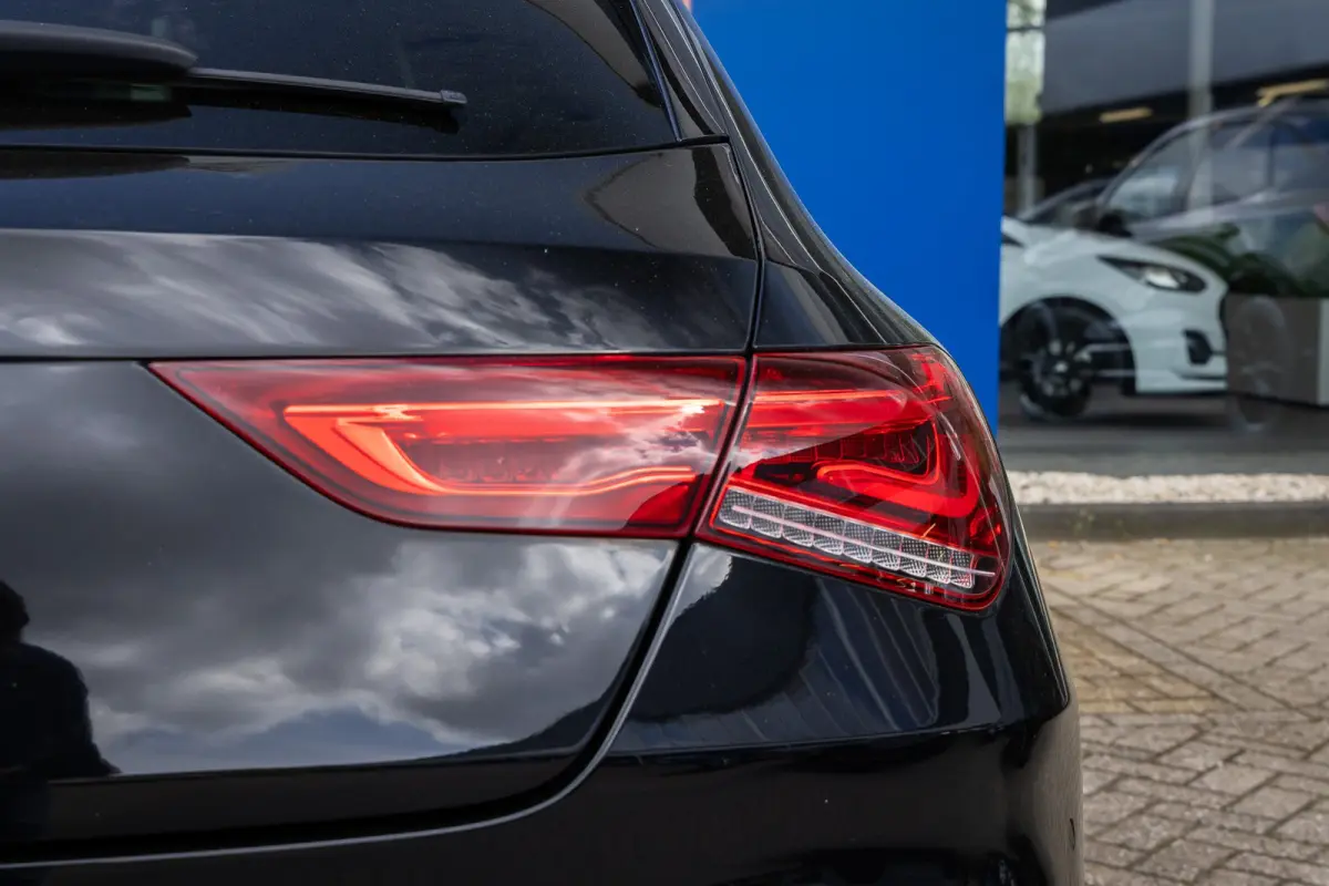 180 Business Solution AMG | Panoramadak | Stoelverwarming | Apple Carplay/Android Auto | Elektrische Achterklep | Camera