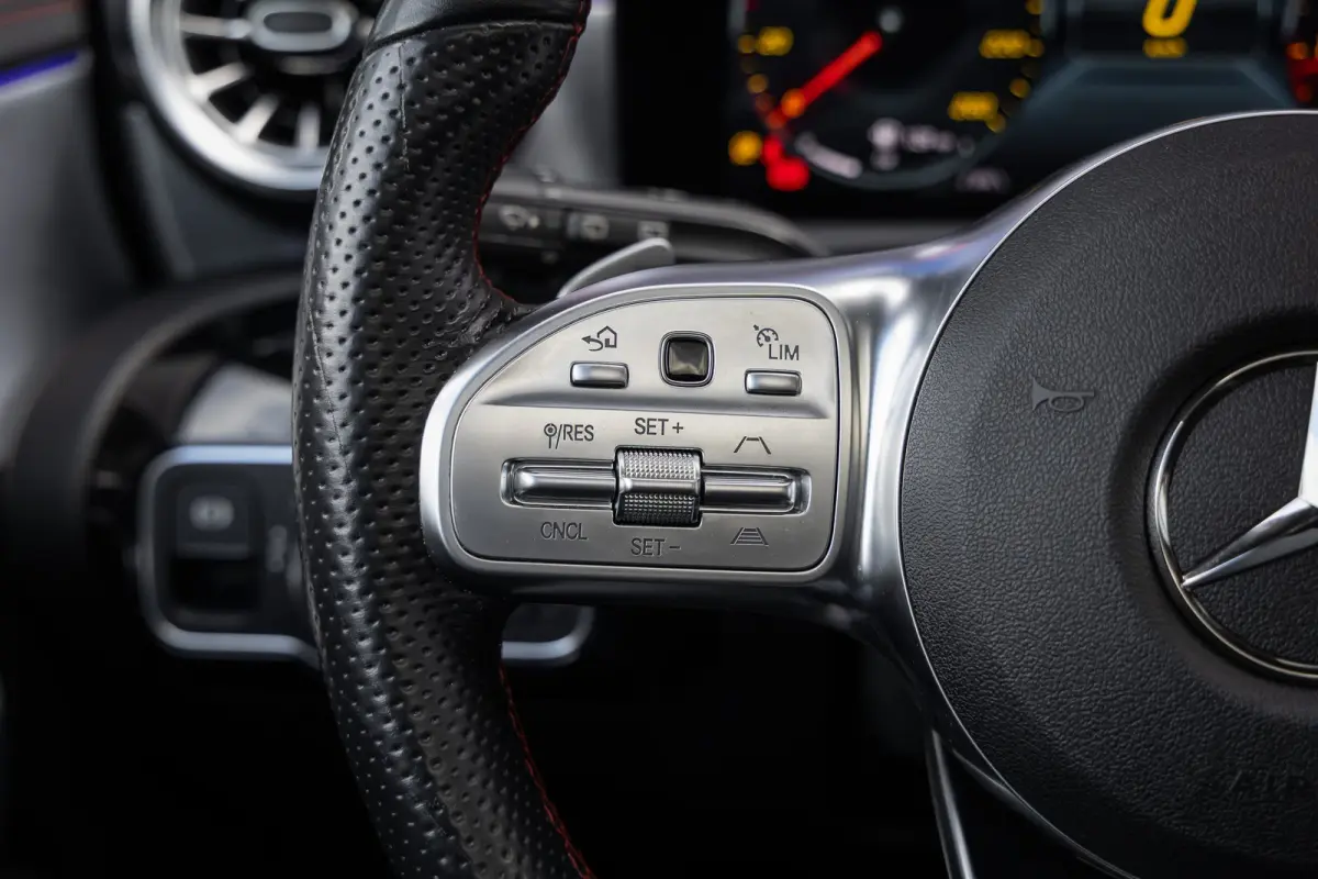 180 Business Solution AMG | Panoramadak | Stoelverwarming | Apple Carplay/Android Auto | Elektrische Achterklep | Camera