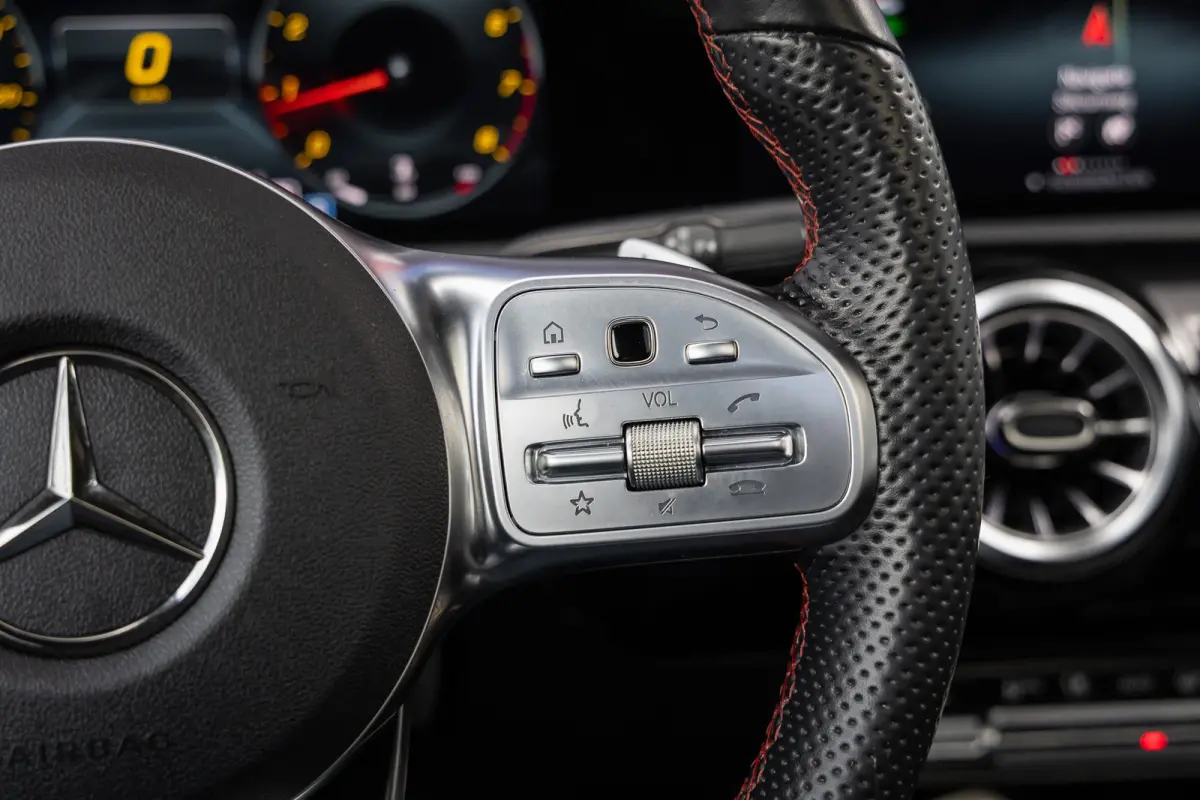 180 Business Solution AMG | Panoramadak | Stoelverwarming | Apple Carplay/Android Auto | Elektrische Achterklep | Camera