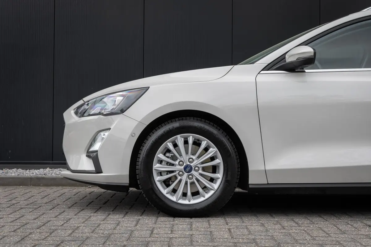1.0 EcoBoost Titanium Automaat | 100% dealer o.h. | Adaptieve cruise | Trekhaak | Winter-pack | Elec. achterklep | Autom. inparkeren | Privacy-glass | Camera | All seazon banden | LED verlic