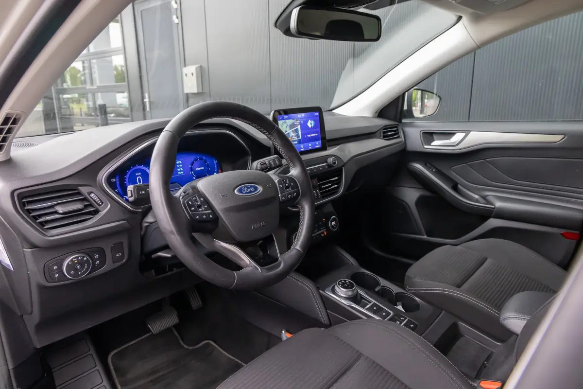 1.0 EcoBoost Titanium Automaat | 100% dealer o.h. | Adaptieve cruise | Trekhaak | Winter-pack | Elec. achterklep | Autom. inparkeren | Privacy-glass | Camera | All seazon banden | LED verlic
