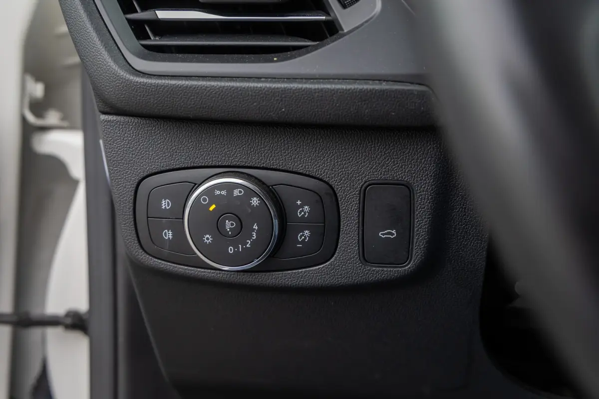 1.0 EcoBoost Titanium Automaat | 100% dealer o.h. | Adaptieve cruise | Trekhaak | Winter-pack | Elec. achterklep | Autom. inparkeren | Privacy-glass | Camera | All seazon banden | LED verlic