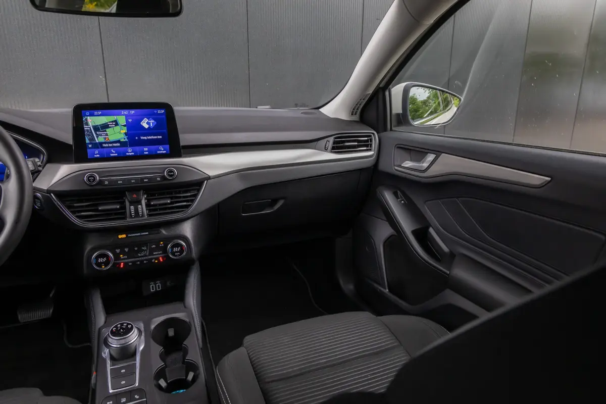1.0 EcoBoost Titanium Automaat | 100% dealer o.h. | Adaptieve cruise | Trekhaak | Winter-pack | Elec. achterklep | Autom. inparkeren | Privacy-glass | Camera | All seazon banden | LED verlic