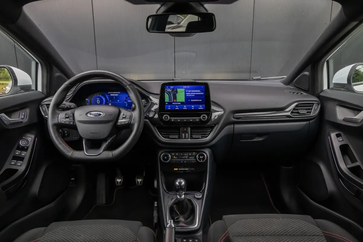 1.0 EcoBoost ST-Line | 100% dealer o.h. | Winter-pack | LED-verlichting | Privacy-glass | Apple carplay / Andriod auto | DAB