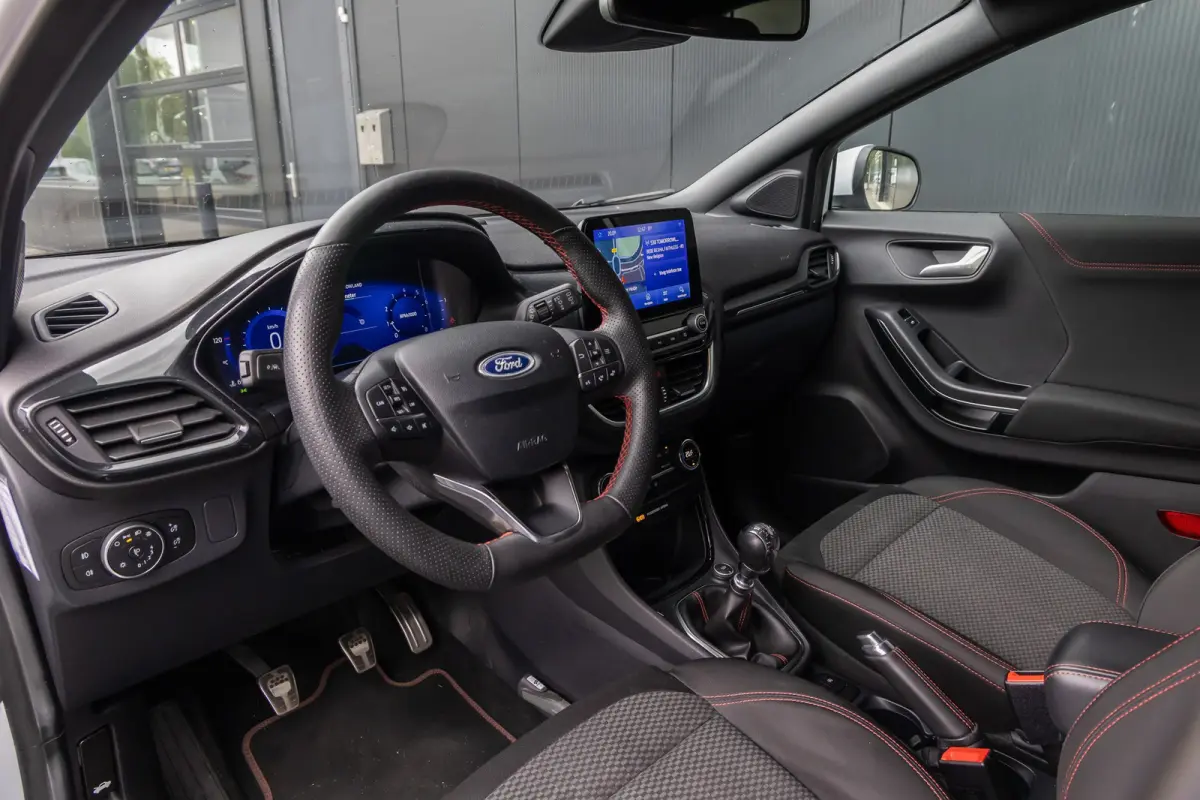 1.0 EcoBoost ST-Line | 100% dealer o.h. | Winter-pack | LED-verlichting | Privacy-glass | Apple carplay / Andriod auto | DAB