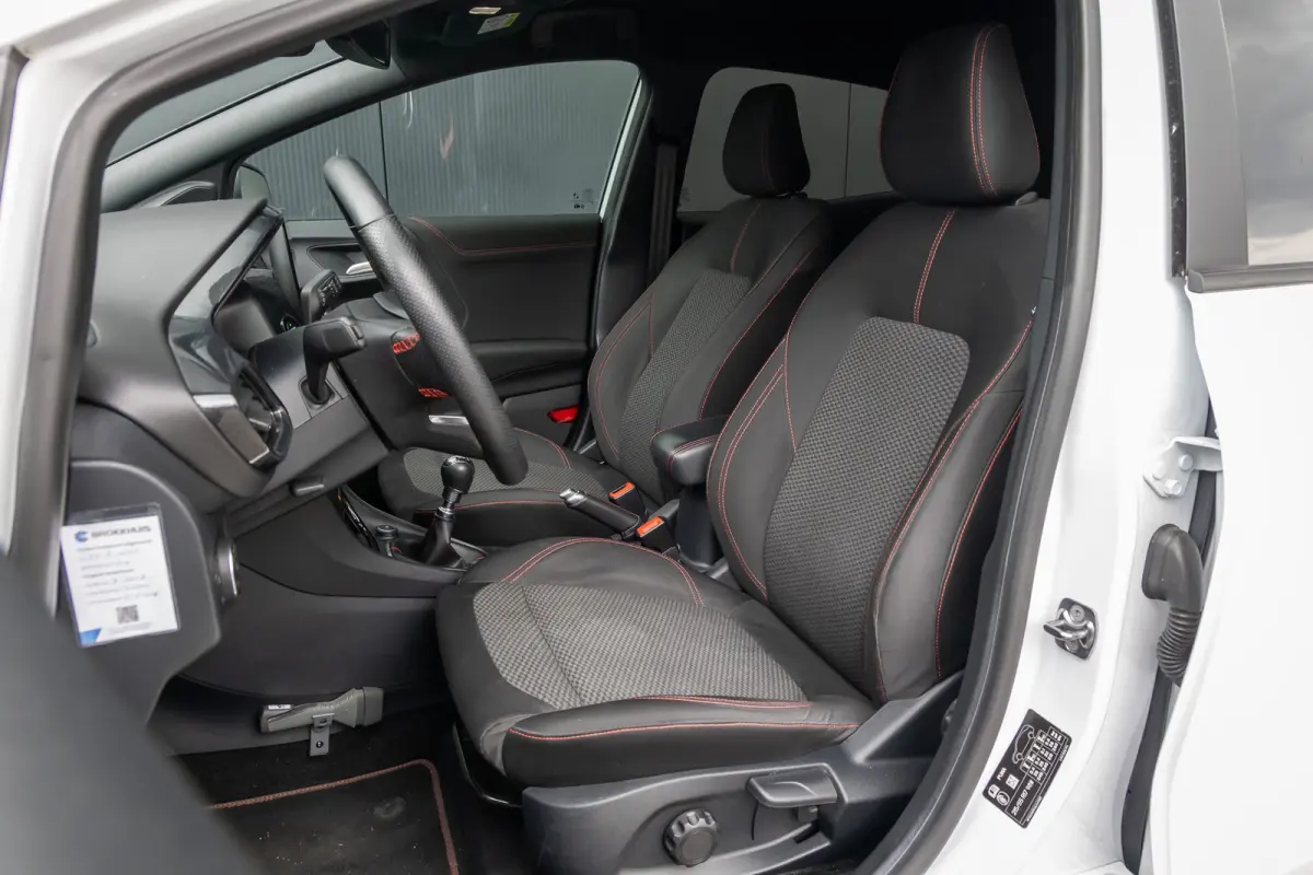 1.0 EcoBoost ST-Line | 100% dealer o.h. | Winter-pack | LED-verlichting | Privacy-glass | Apple carplay / Andriod auto | DAB