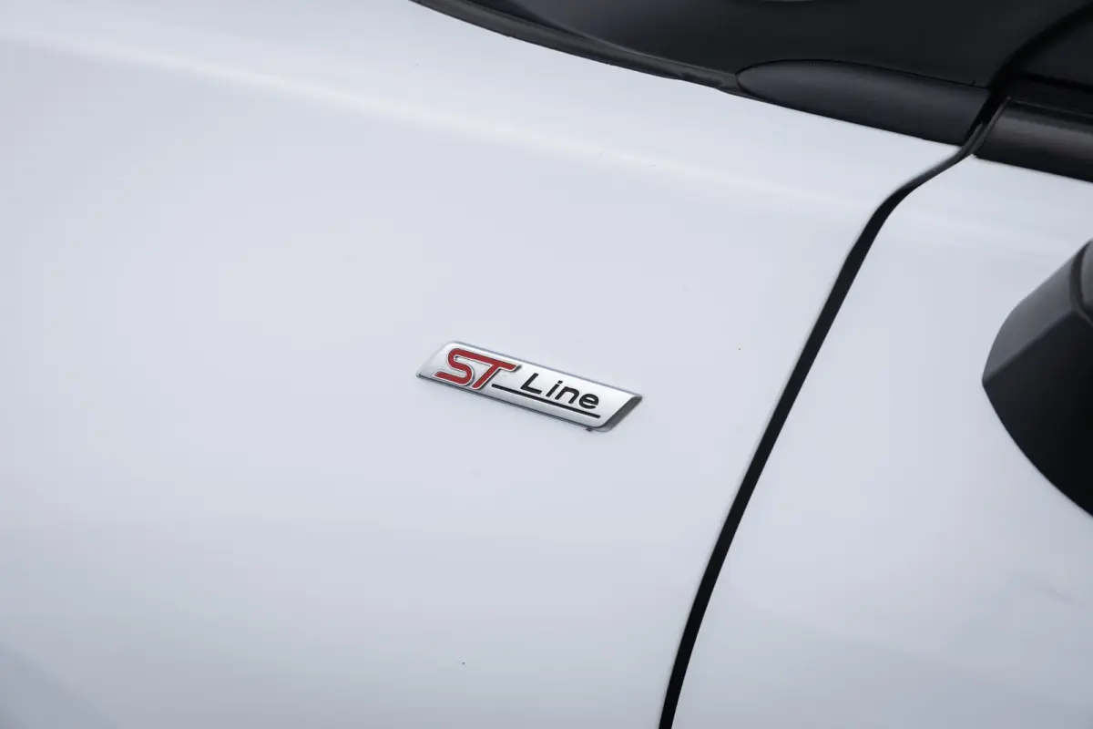 1.0 EcoBoost ST-Line | 100% dealer o.h. | Winter-pack | LED-verlichting | Privacy-glass | Apple carplay / Andriod auto | DAB