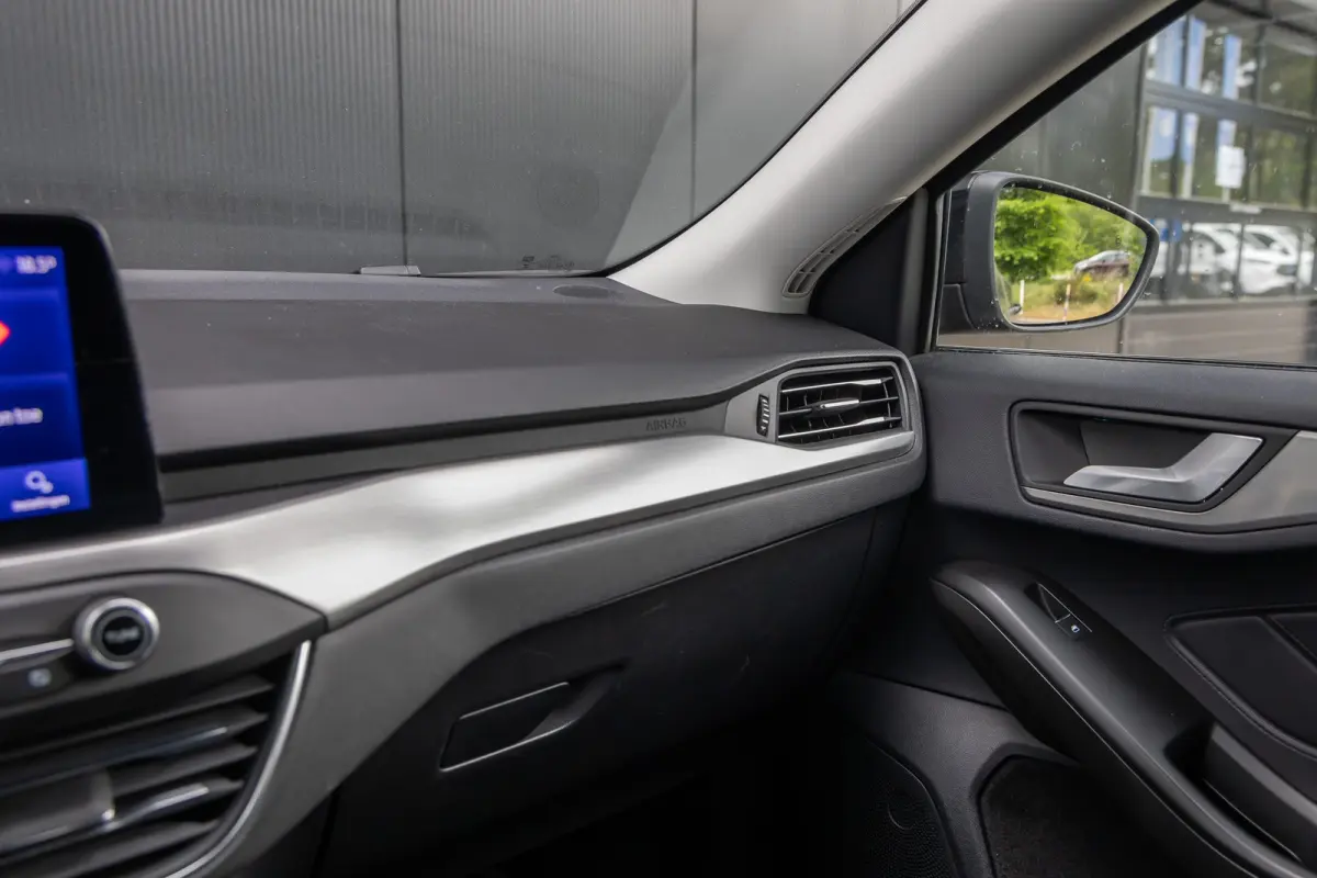 1.0 EcoBoost Titanium Automaat | Adaptieve cruise | Winter-pack | Afn. Trekhaak | Camera | Elec. achterklep | Dodehoek detectie | LED verlichting | Keyless entry | Privacy-glass