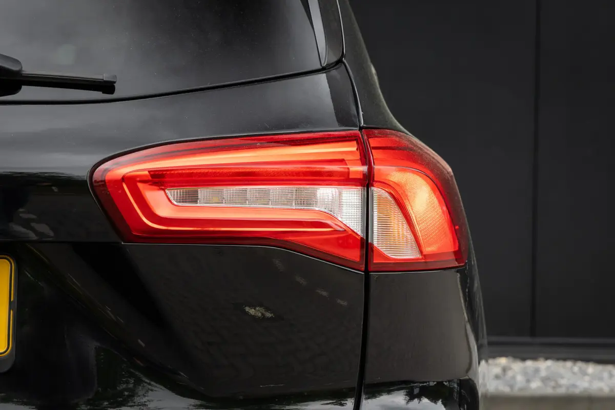 1.0 EcoBoost Titanium Automaat | Adaptieve cruise | Winter-pack | Afn. Trekhaak | Camera | Elec. achterklep | Dodehoek detectie | LED verlichting | Keyless entry | Privacy-glass