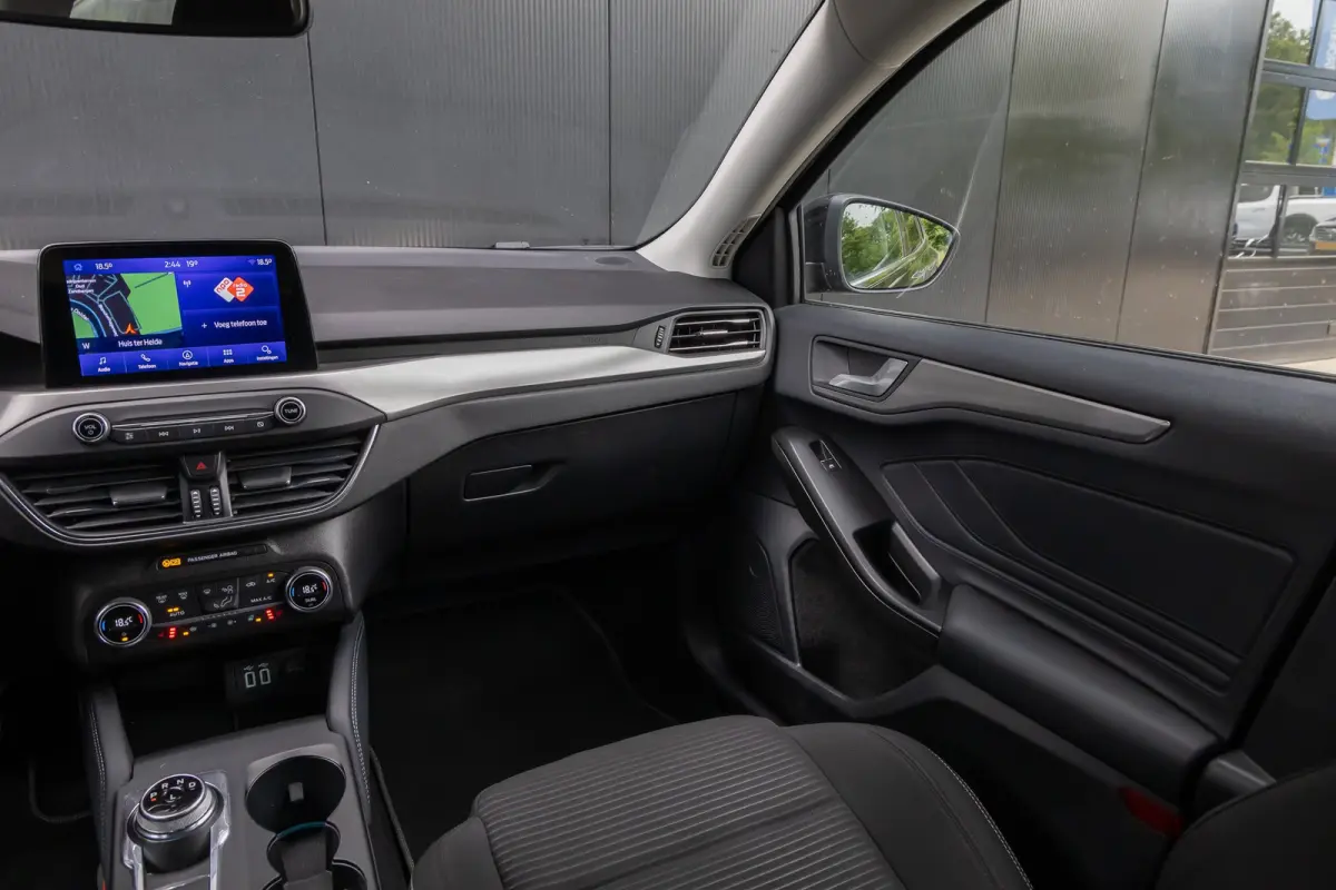 1.0 EcoBoost Titanium Automaat | Adaptieve cruise | Winter-pack | Afn. Trekhaak | Camera | Elec. achterklep | Dodehoek detectie | LED verlichting | Keyless entry | Privacy-glass
