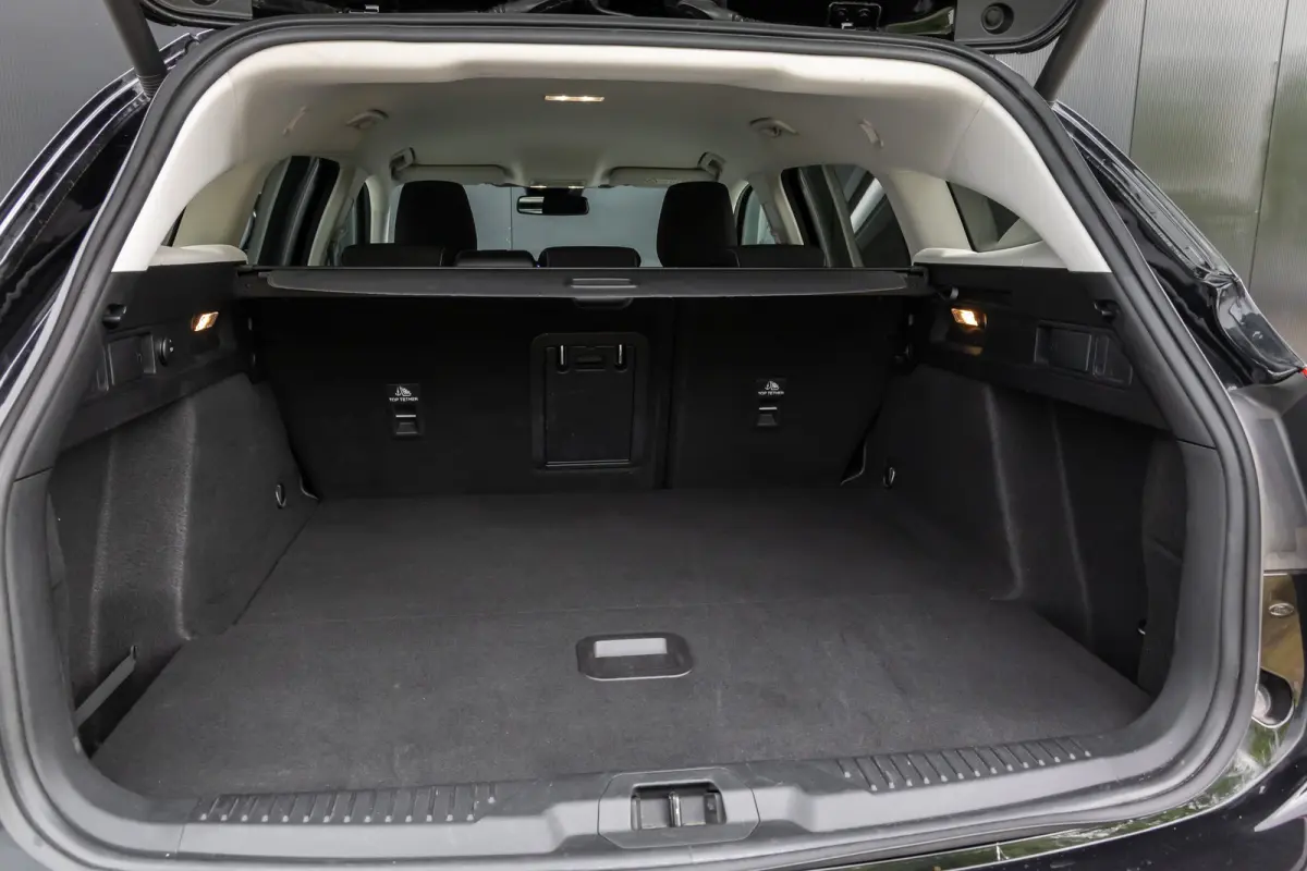 1.0 EcoBoost Titanium Automaat | Adaptieve cruise | Winter-pack | Afn. Trekhaak | Camera | Elec. achterklep | Dodehoek detectie | LED verlichting | Keyless entry | Privacy-glass
