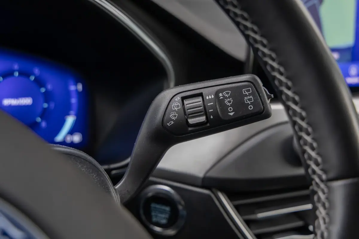 1.0 EcoBoost Titanium Automaat | Adaptieve cruise | Winter-pack | Afn. Trekhaak | Camera | Elec. achterklep | Dodehoek detectie | LED verlichting | Keyless entry | Privacy-glass