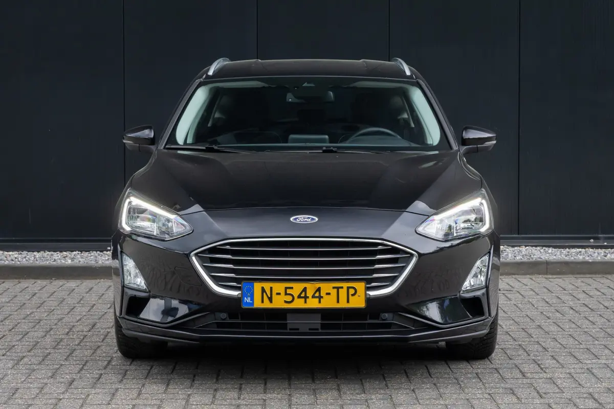 1.0 EcoBoost Titanium Automaat | Adaptieve cruise | Winter-pack | Afn. Trekhaak | Camera | Elec. achterklep | Dodehoek detectie | LED verlichting | Keyless entry | Privacy-glass