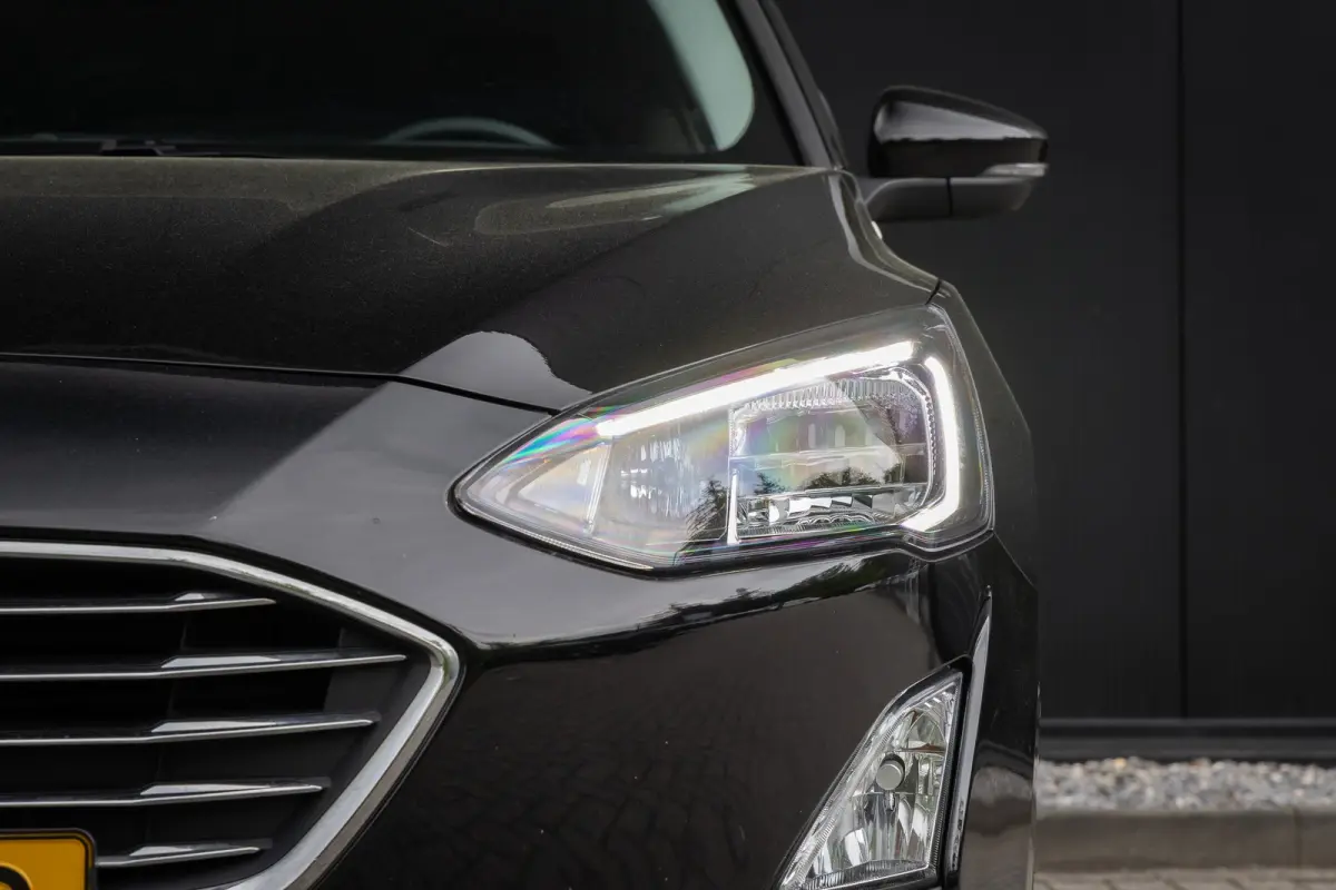 1.0 EcoBoost Titanium Automaat | Adaptieve cruise | Winter-pack | Afn. Trekhaak | Camera | Elec. achterklep | Dodehoek detectie | LED verlichting | Keyless entry | Privacy-glass