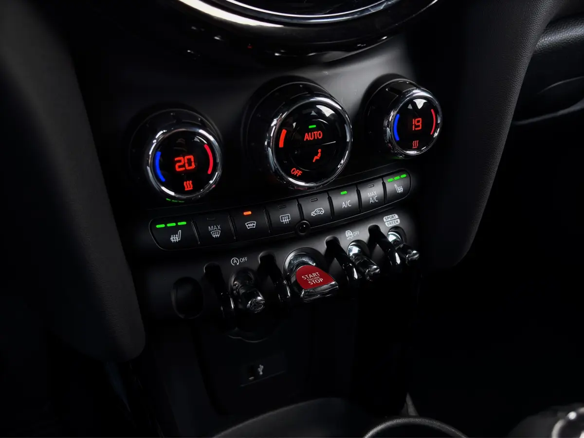 Mini 2.0 S Classic | Org. NL | Leder | Apple Carplay | Camera | Stoelverwarming |