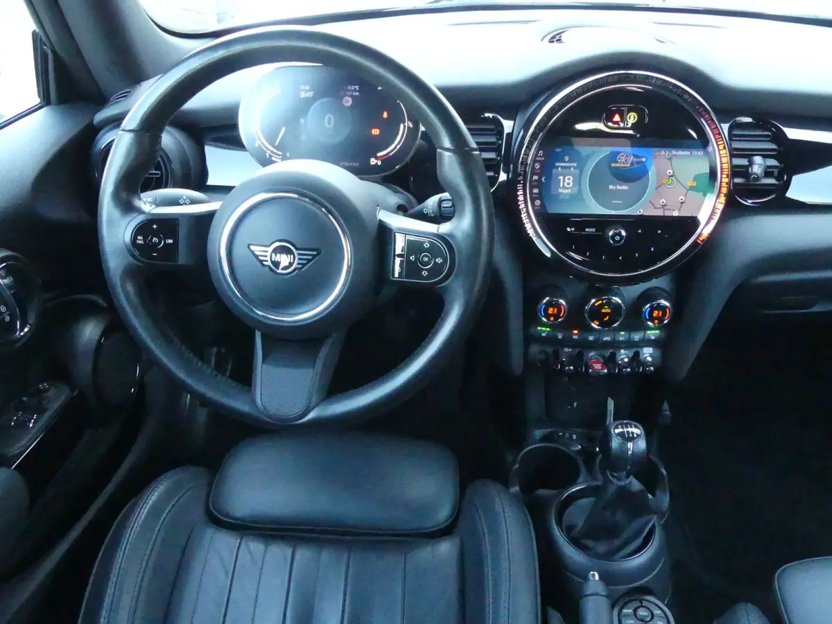 Mini 2.0 S Classic JCW | STOEL+VOORRUITVERWARMING | CAMERA | NAVI | GETINT GLAS | PARKEERSENSOREN | KEYLESS ENTRY/START |
