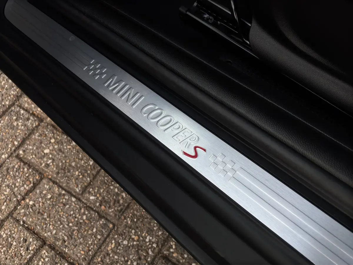 Mini 2.0 S Classic | Org. NL | Leder | Apple Carplay | Camera | Stoelverwarming |
