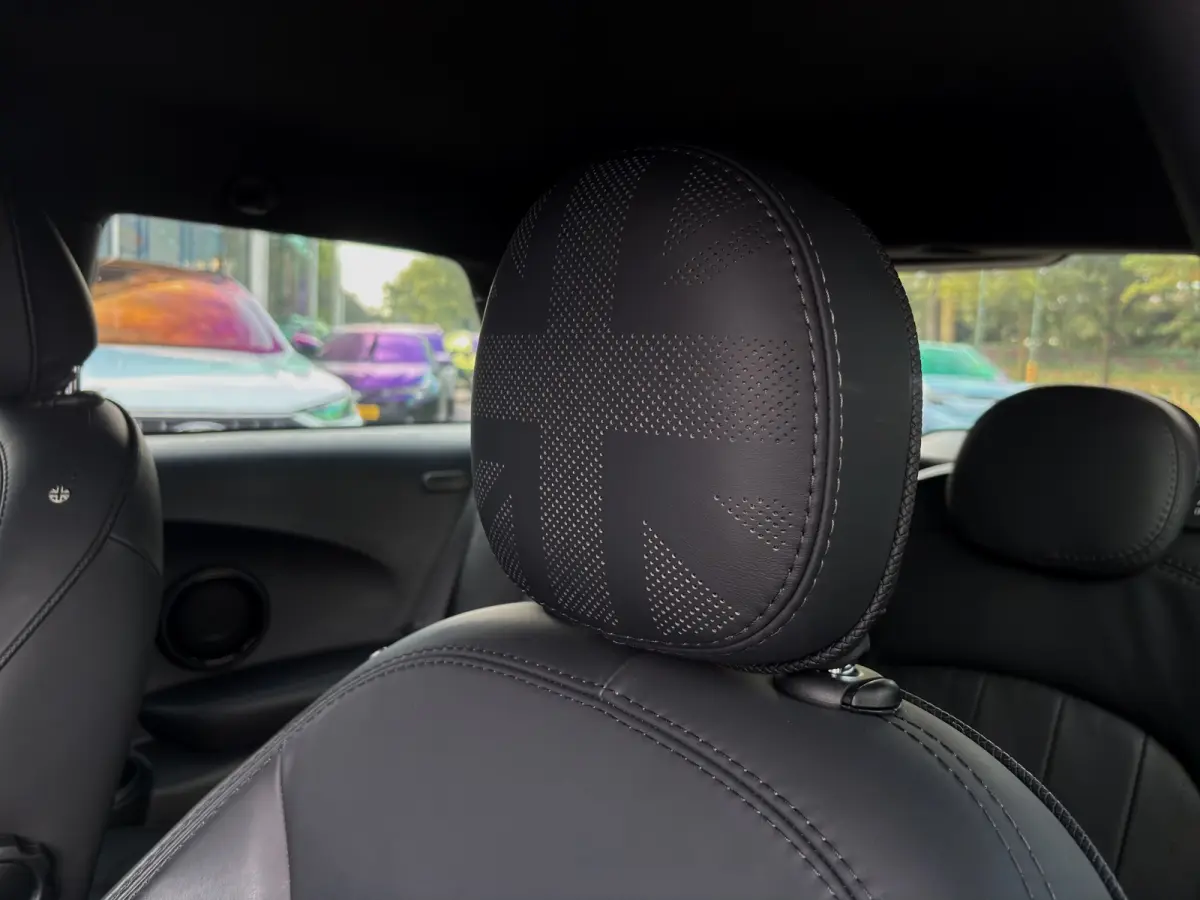 Mini 2.0 S Classic | Org. NL | Leder | Apple Carplay | Camera | Stoelverwarming |