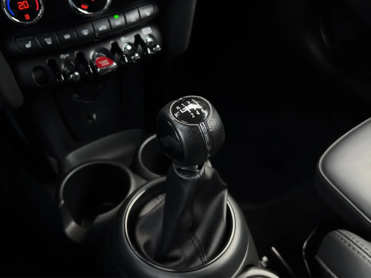 Mini 2.0 S Classic | Org. NL | Leder | Apple Carplay | Camera | Stoelverwarming |