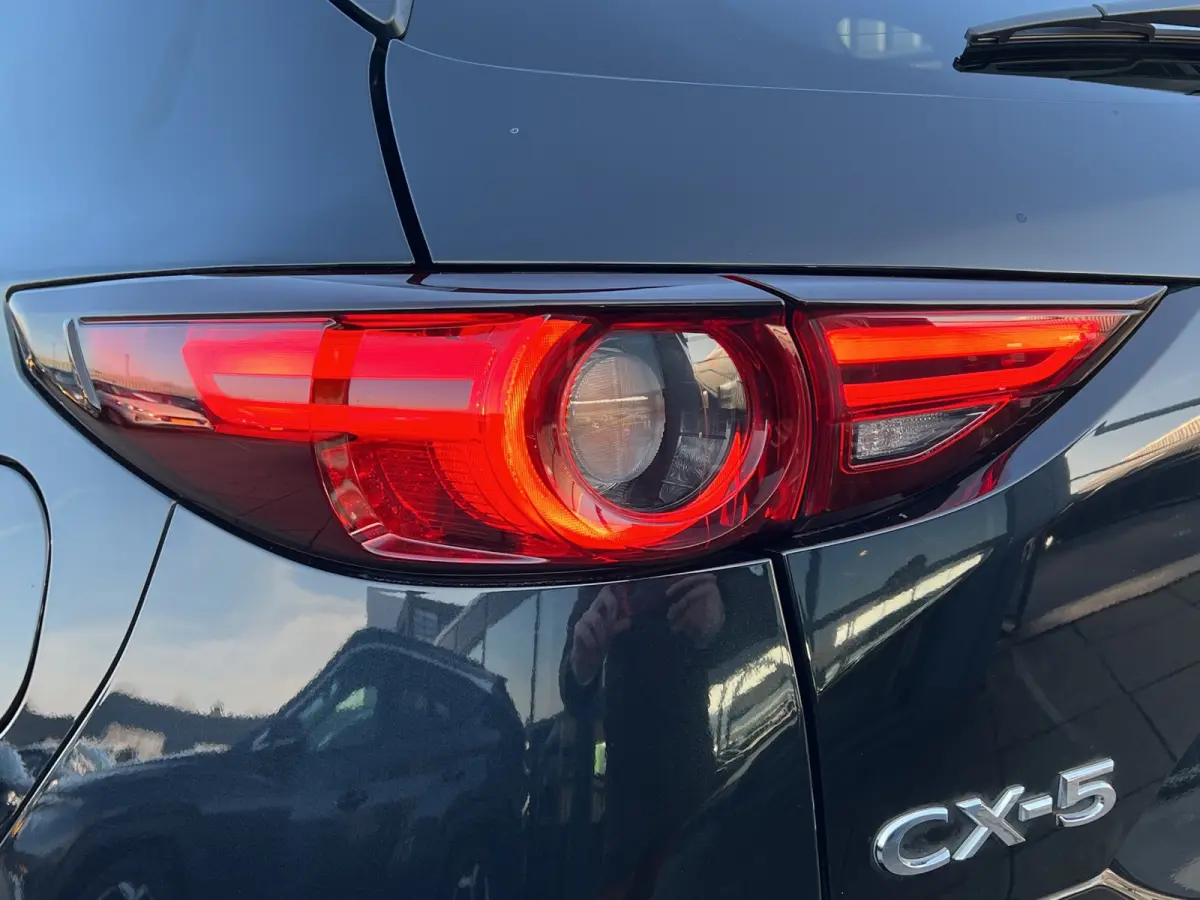 2.0 SkyActiv-G 165 Newground Automaat | 360 graden camera | Adaptive cruise control | Elektrische achterklep | Bestuurdersstoel met geheugen | Half leder | Stoelverwarming | Dodehoek detecti