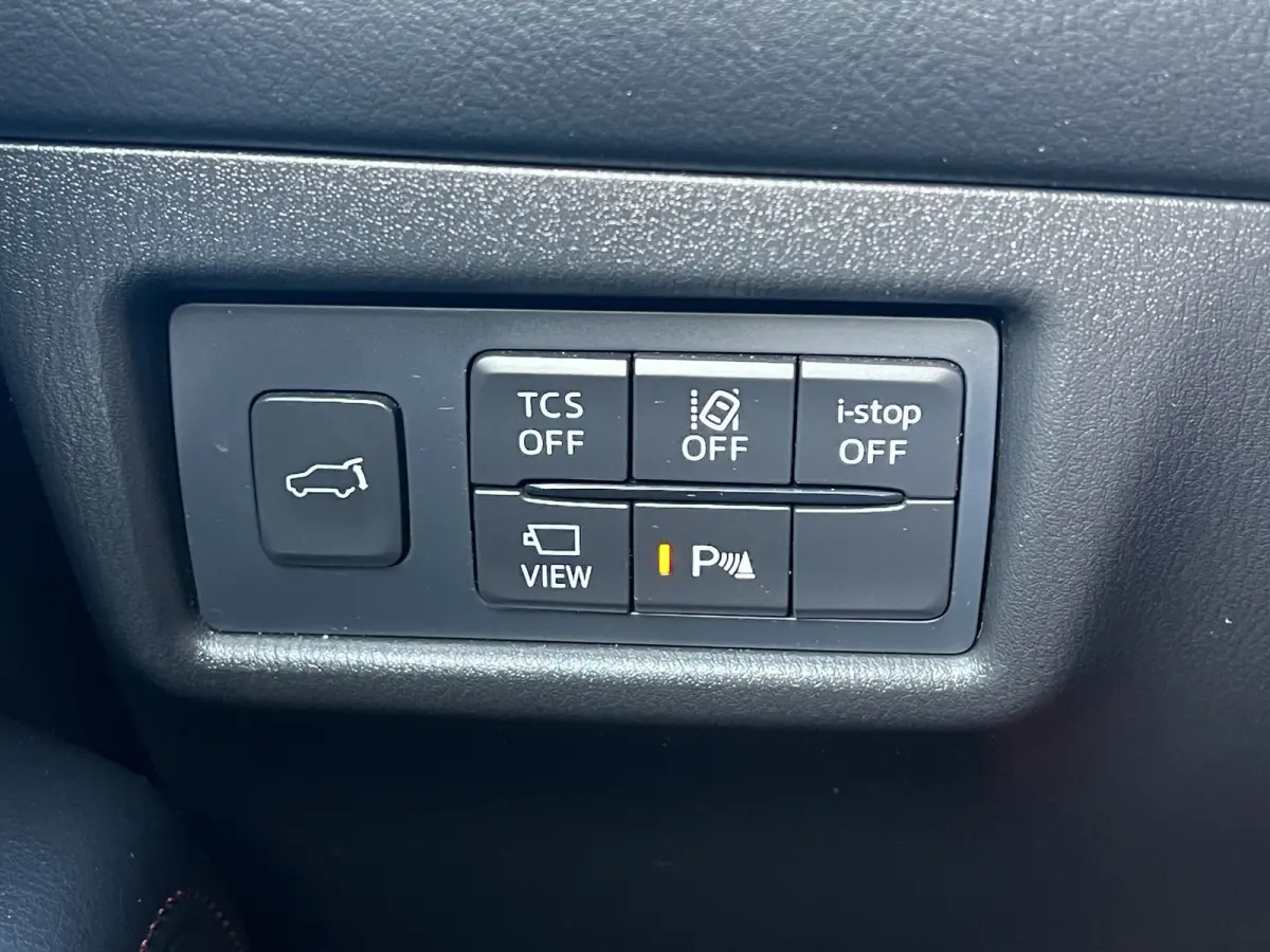 2.0 SkyActiv-G 165 Newground Automaat | 360 graden camera | Adaptive cruise control | Elektrische achterklep | Bestuurdersstoel met geheugen | Half leder | Stoelverwarming | Dodehoek detecti