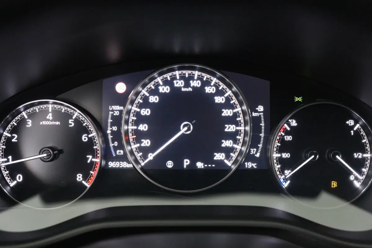 2.0 e-SkyActiv-X M Hybrid Sportive | Dealer Onderhouden! | 1e Eigenaar! | LED | Bose | Trekhaak | Clima | Camera | Stoelverwarming | Cruise Adaptive | Keyless | HUD